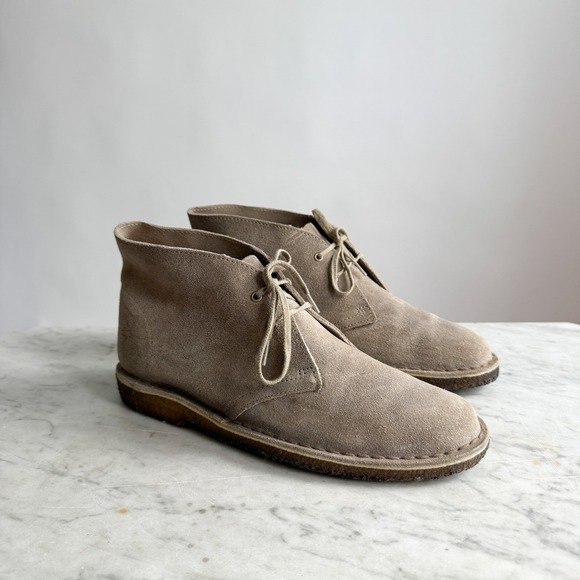 Clarks Originals women's Chukka Taupe Suede Boots Size 10M. - Picture 2 of 7